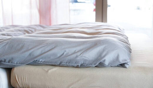 羽毛布団に付けるカバーリングは、軽くて柔らかいものが良い。